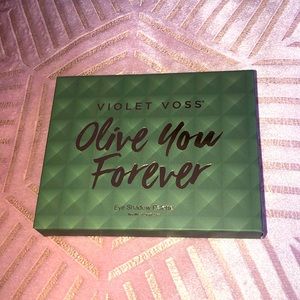 Violet Voss eyeshadow palette Olive you forever